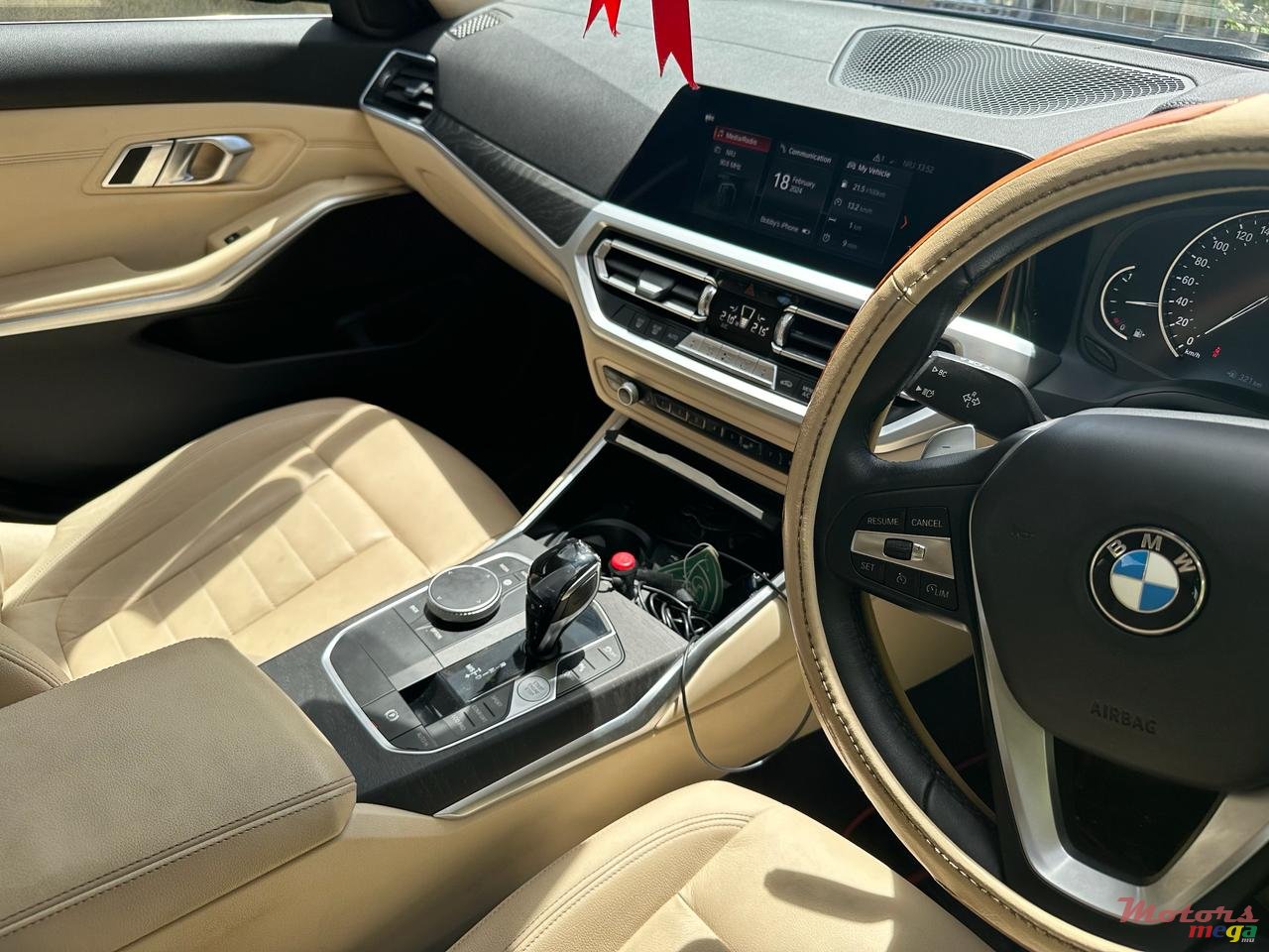 2019' BMW 330 330i photo #4