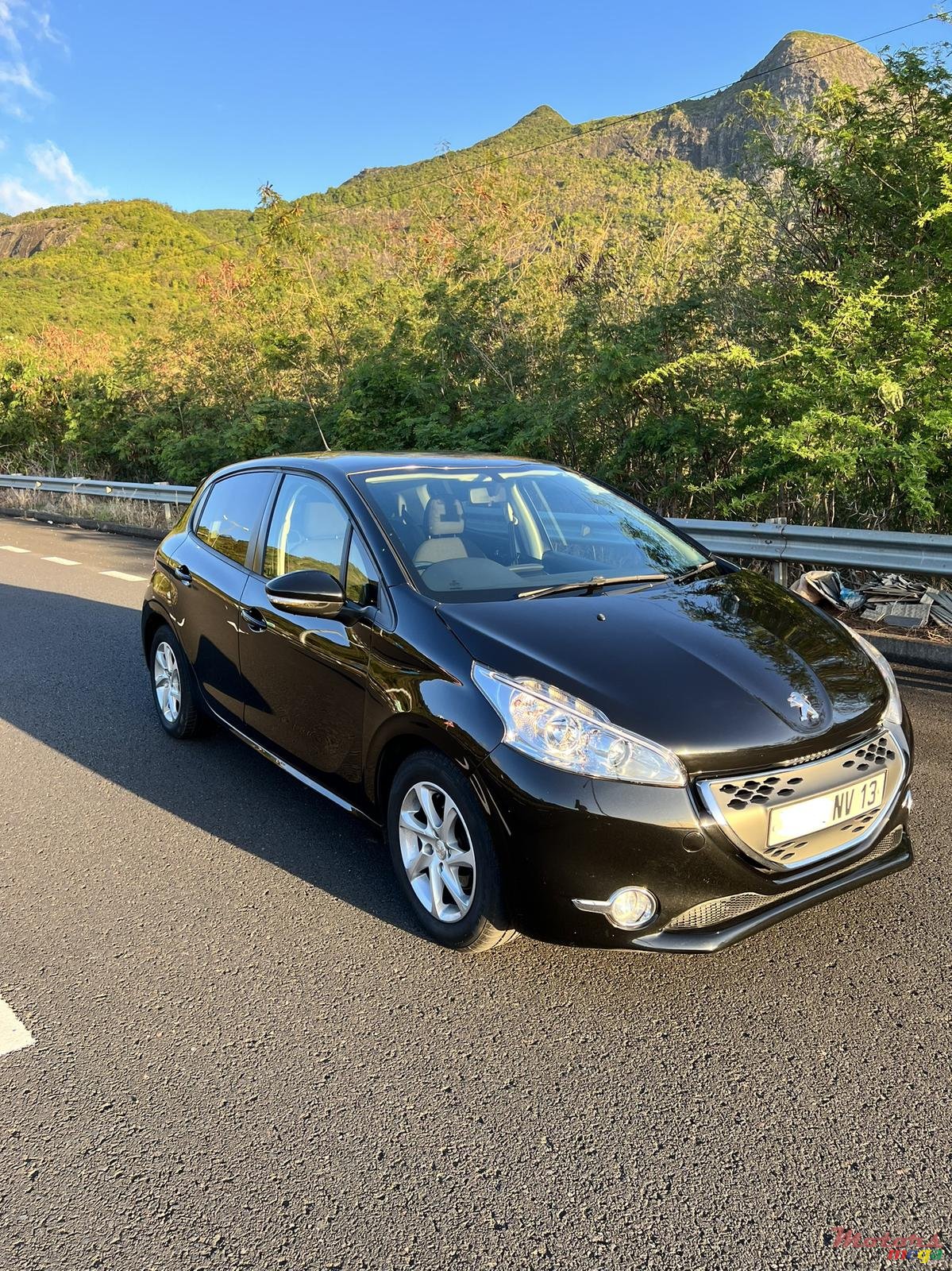 2013' Peugeot photo #2