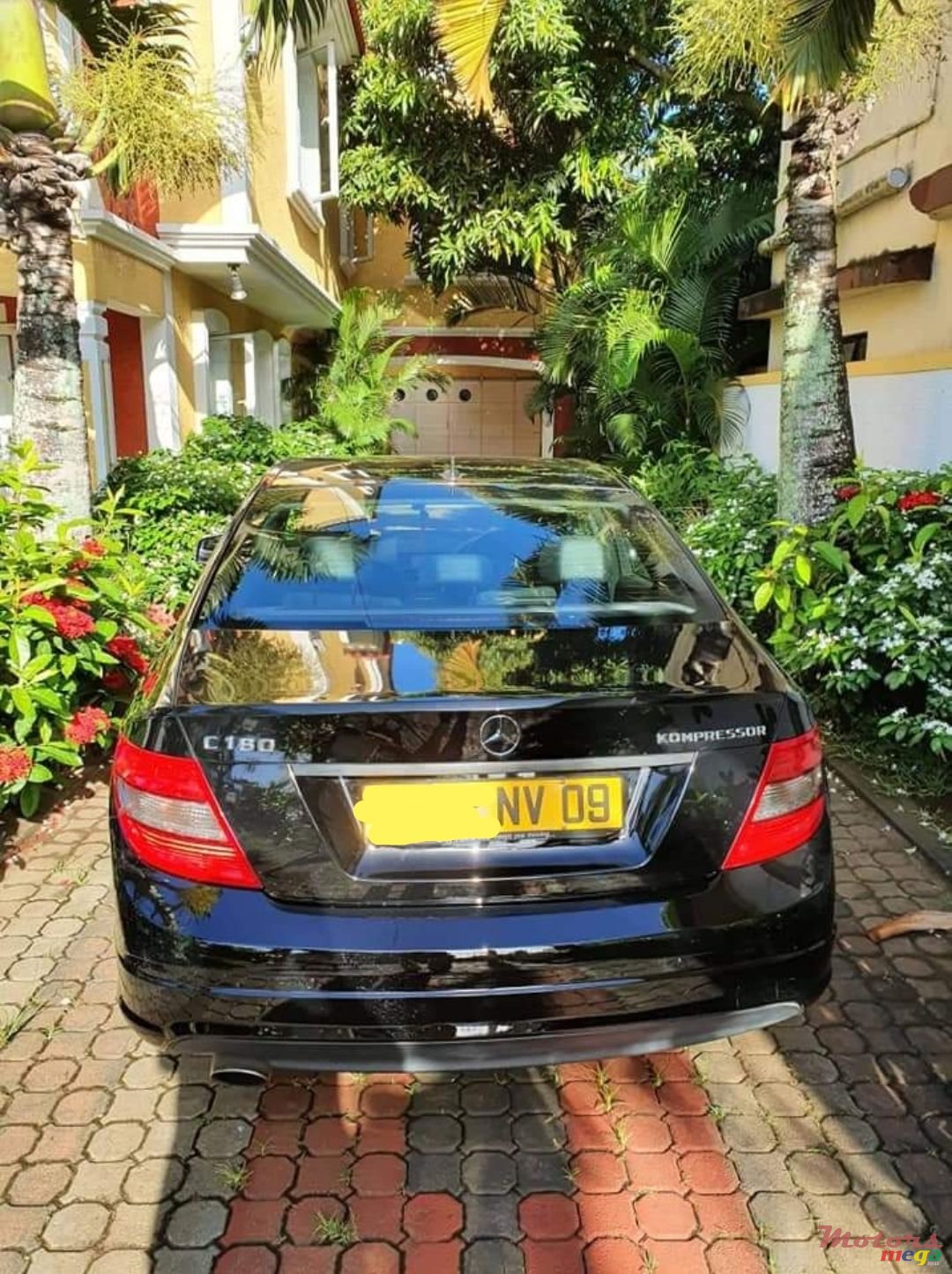 2009' Mercedes-Benz C-Class photo #2