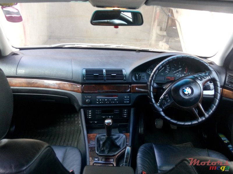 2003' BMW 525 photo #4