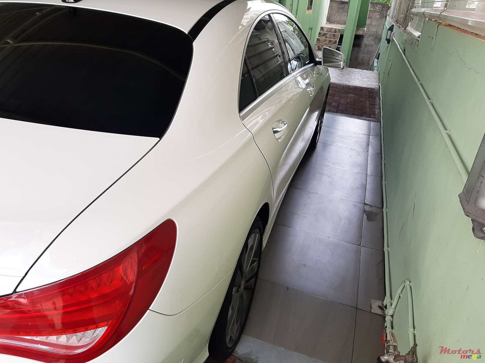 2015' Mercedes-Benz CLA 180 na photo #4
