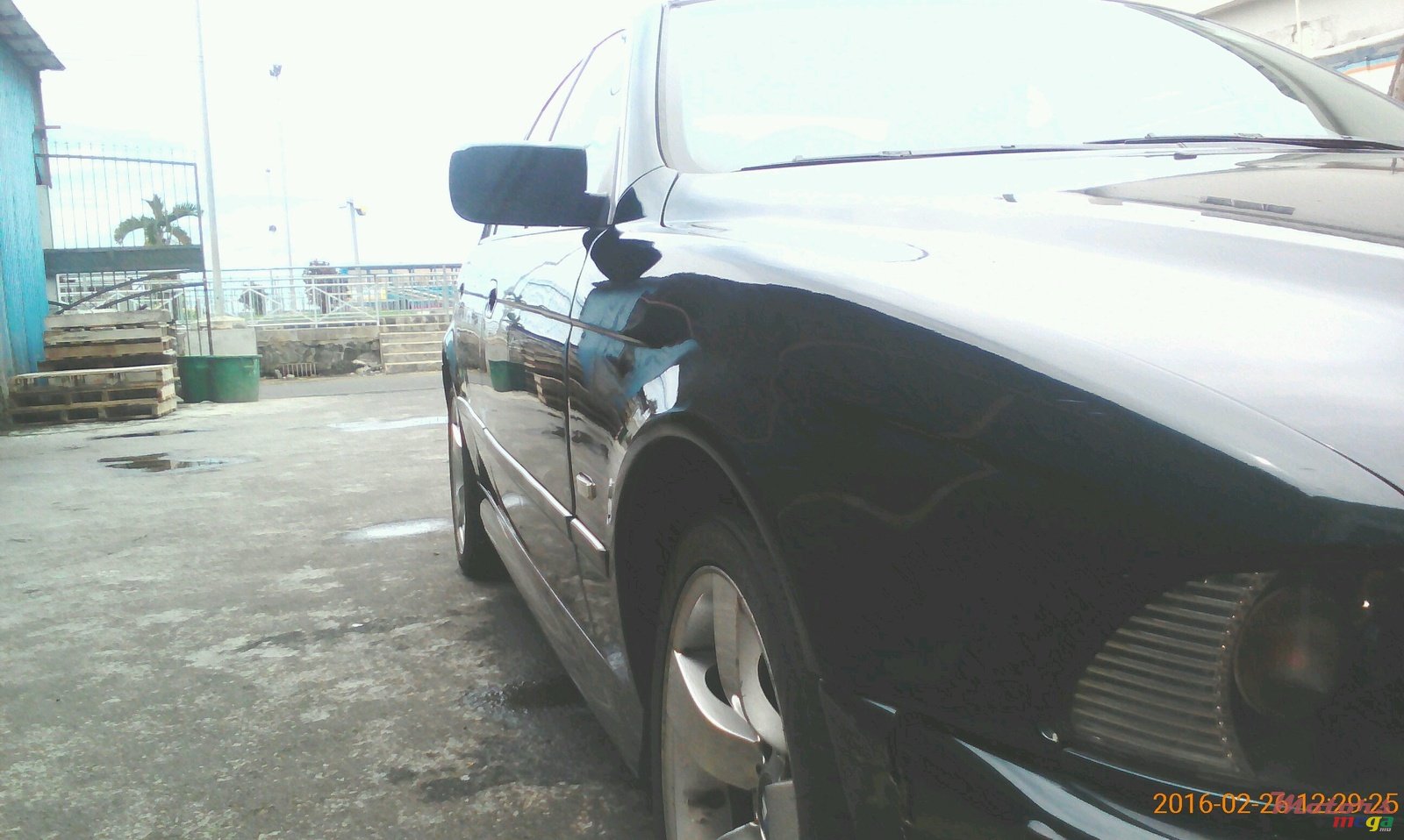 2000' BMW 520 photo #1