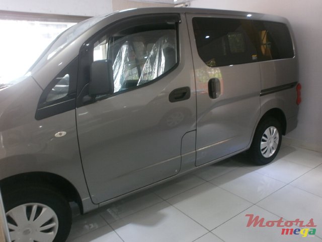 2015' Nissan NV 200 photo #2