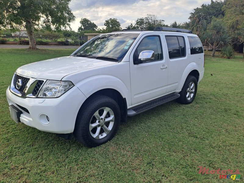 2017' Nissan Pathfinder 2.5 dci 4x4 photo #2