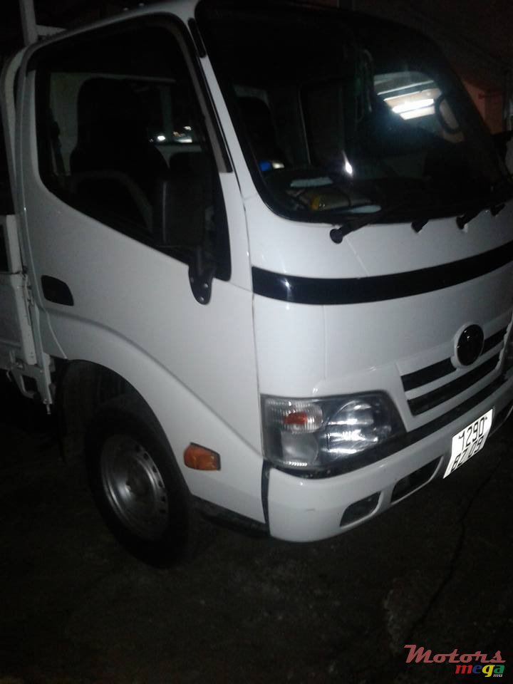 2009' Toyota photo #7