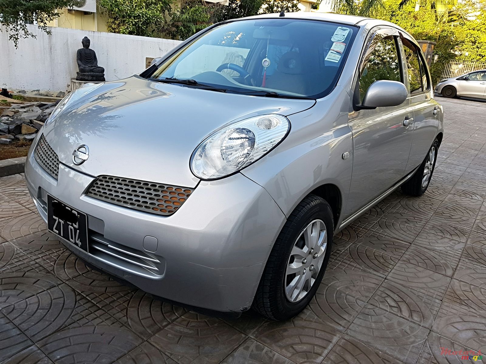 2004' Nissan march automatic photo #1