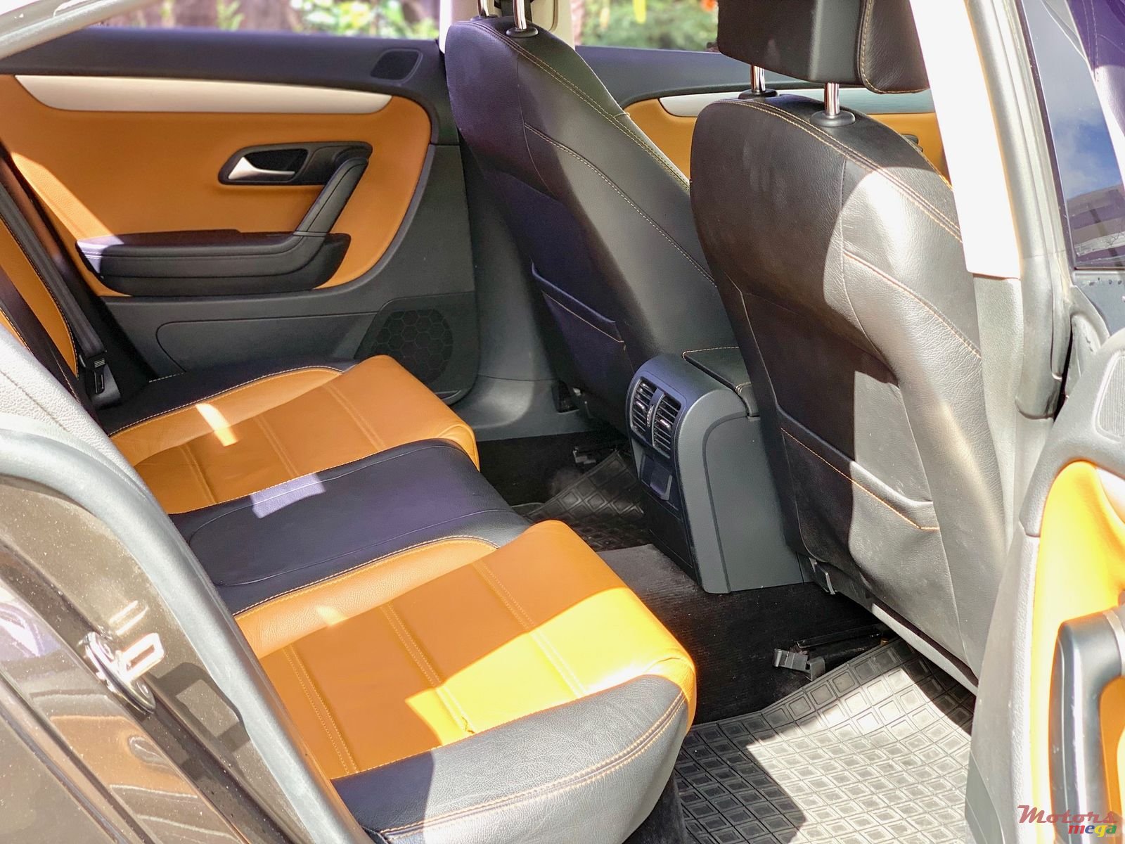 2014' Volkswagen CC photo #6