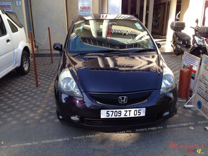 2005' Honda fit  photo #2