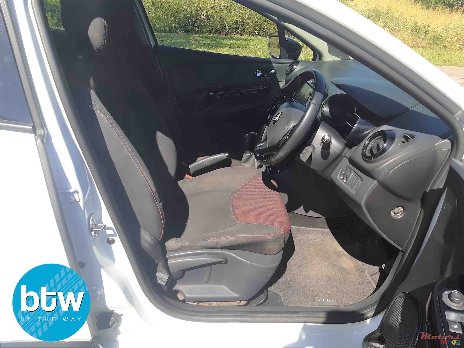 2014' Renault Clio 1.2 Turbo photo #4