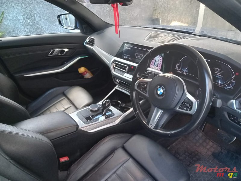 2020' BMW 330 photo #4