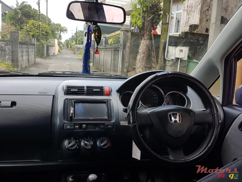 2005' Honda Jazz photo #4