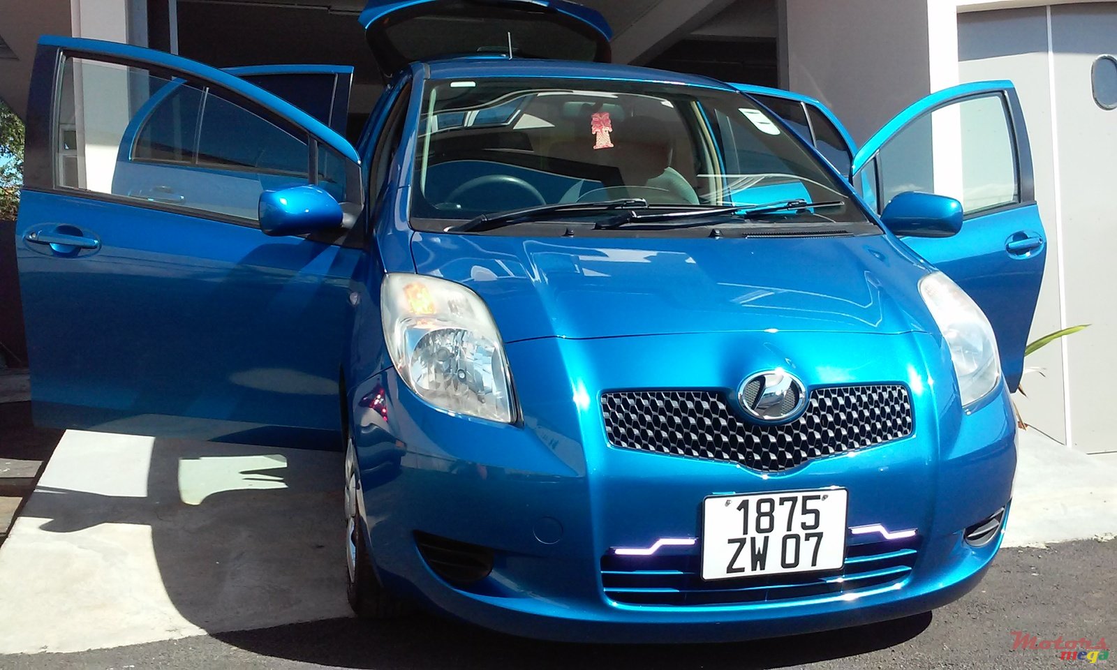 2007' Toyota Vitz Toyota vitz photo #1