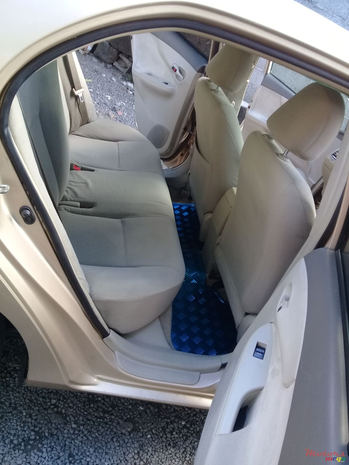 2009' Toyota Axio 00 photo #4