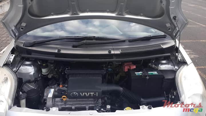 2007' Toyota Vitz 1300cc photo #7
