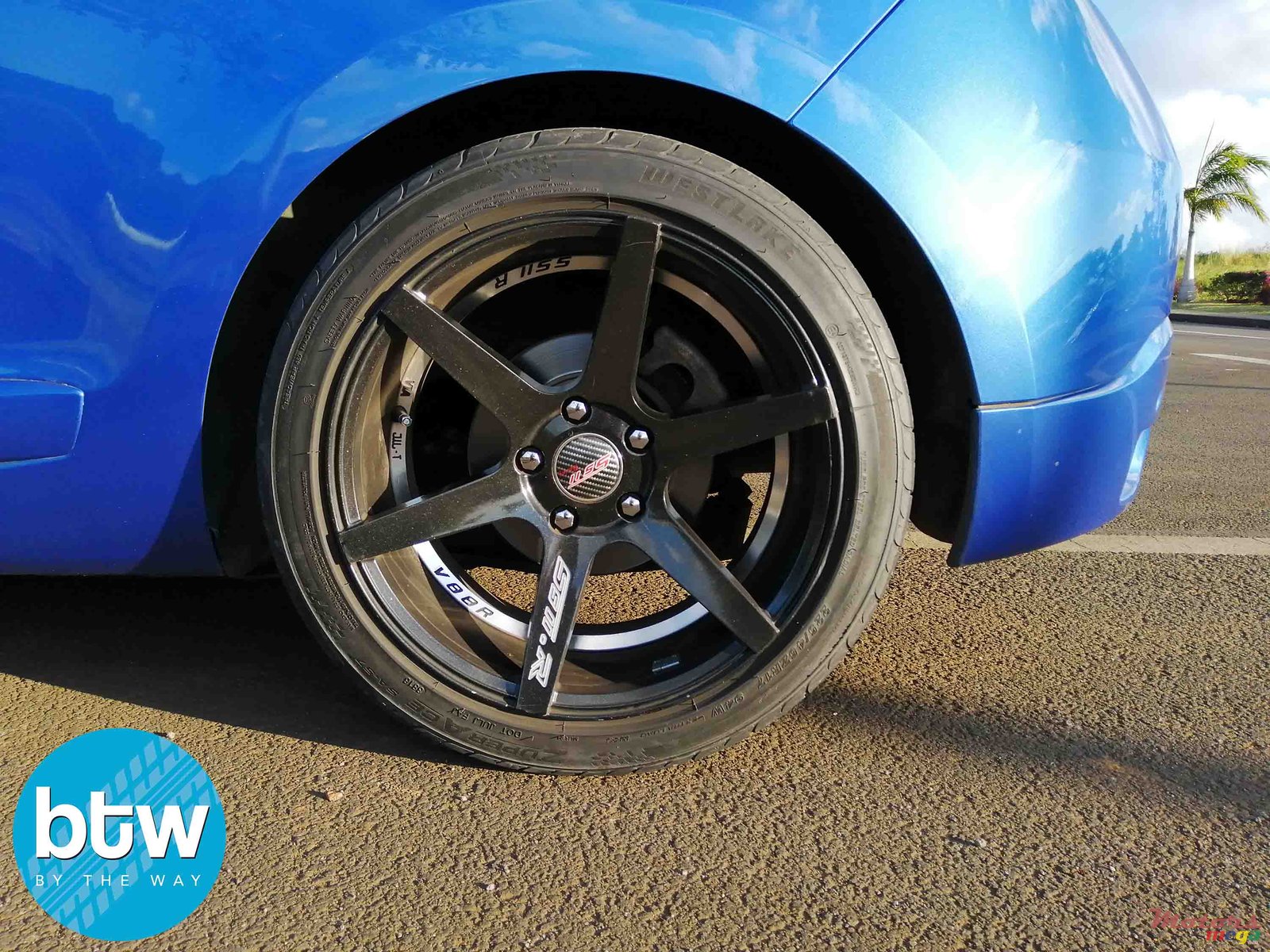 2012' Renault Megane GT Line photo #3