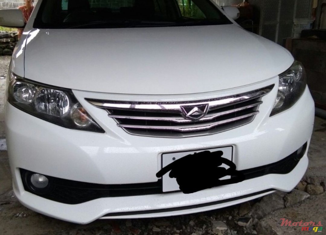 2011' Toyota photo #3