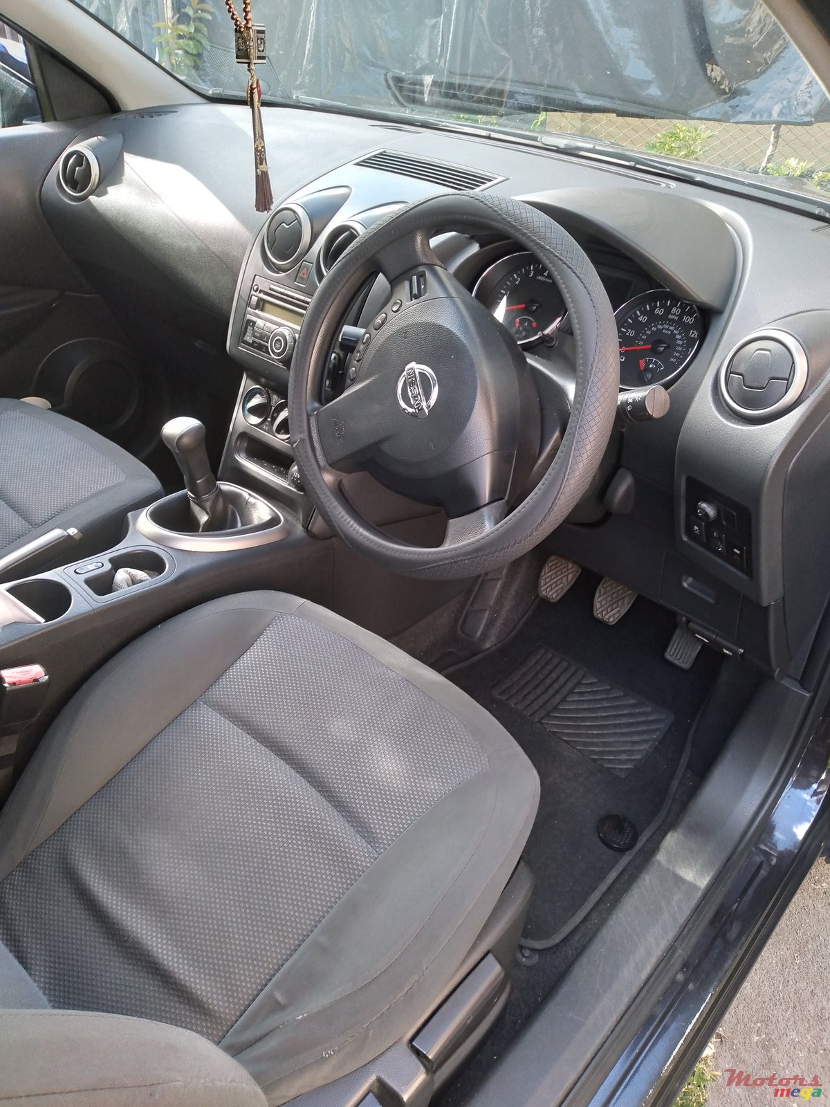 2011' Nissan Qashqai+2 photo #3