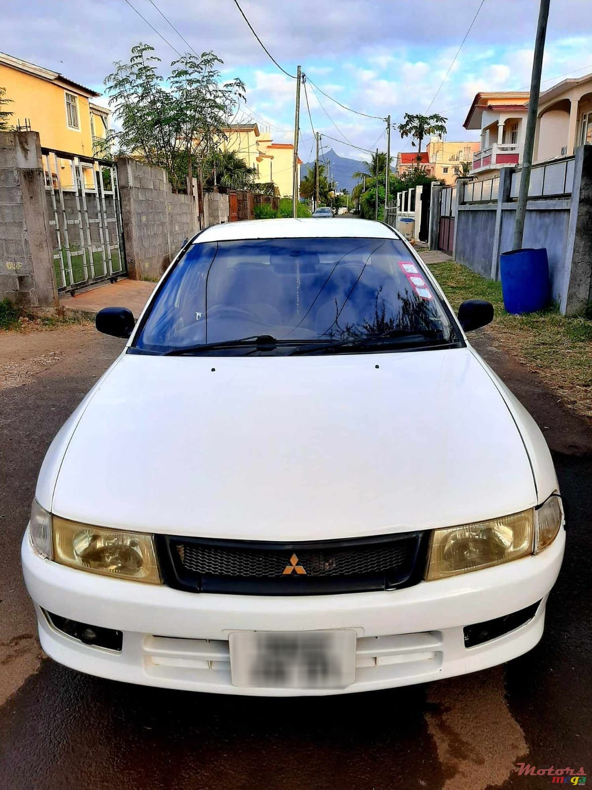 2001' Mitsubishi Lancer photo #4