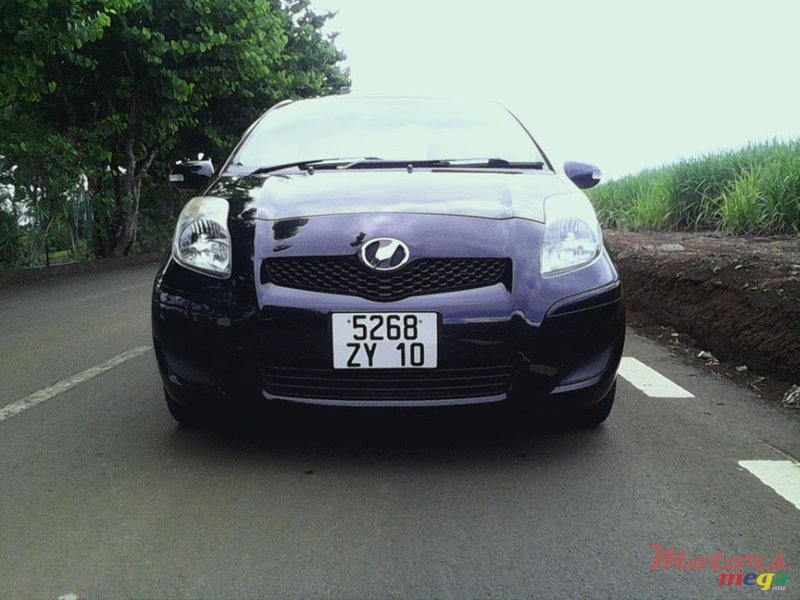 2010' Toyota Vitz photo #8