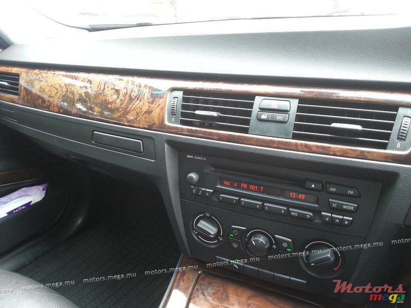 2005' BMW 3 Series photo #2