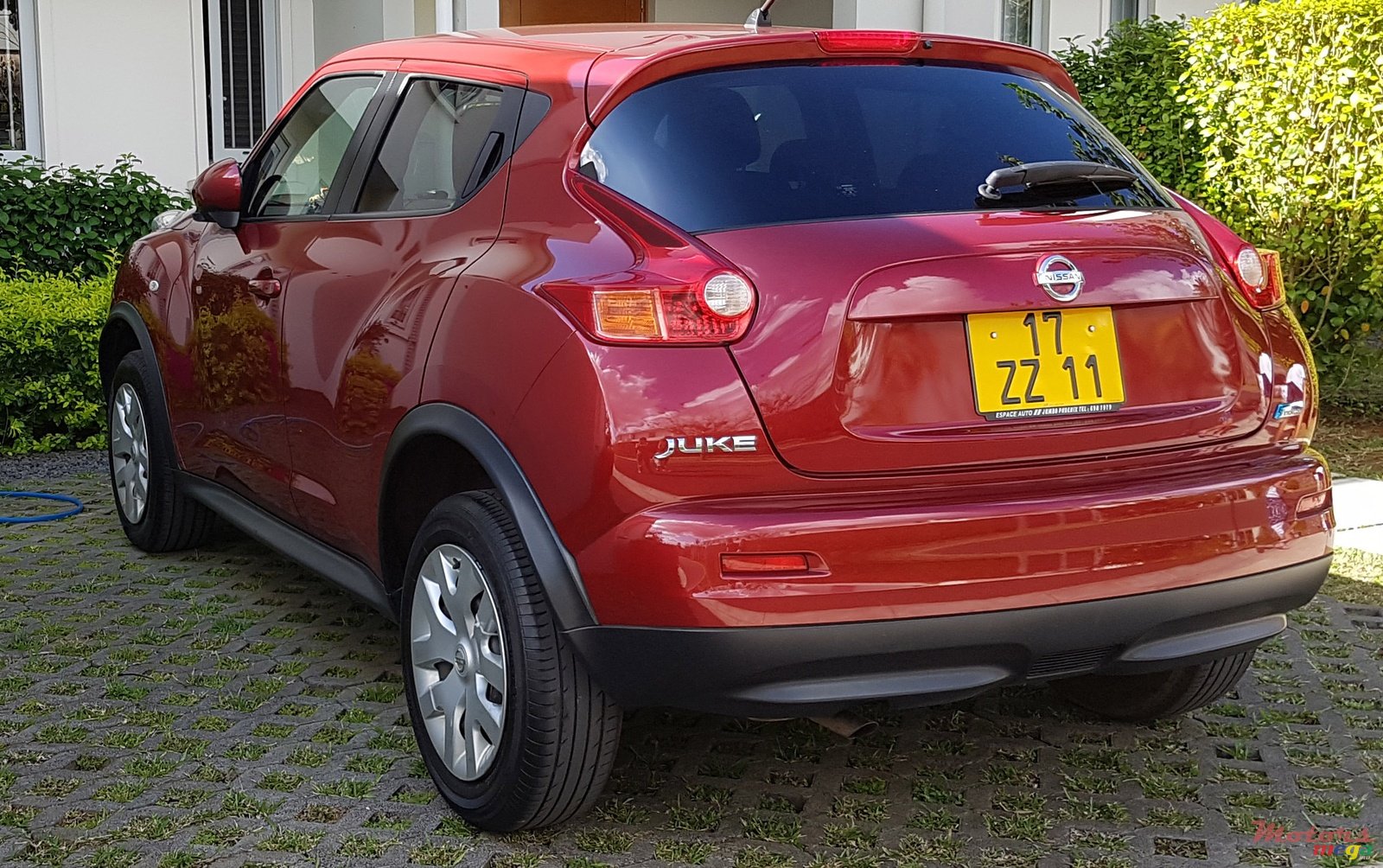 2011' Nissan Juke photo #2