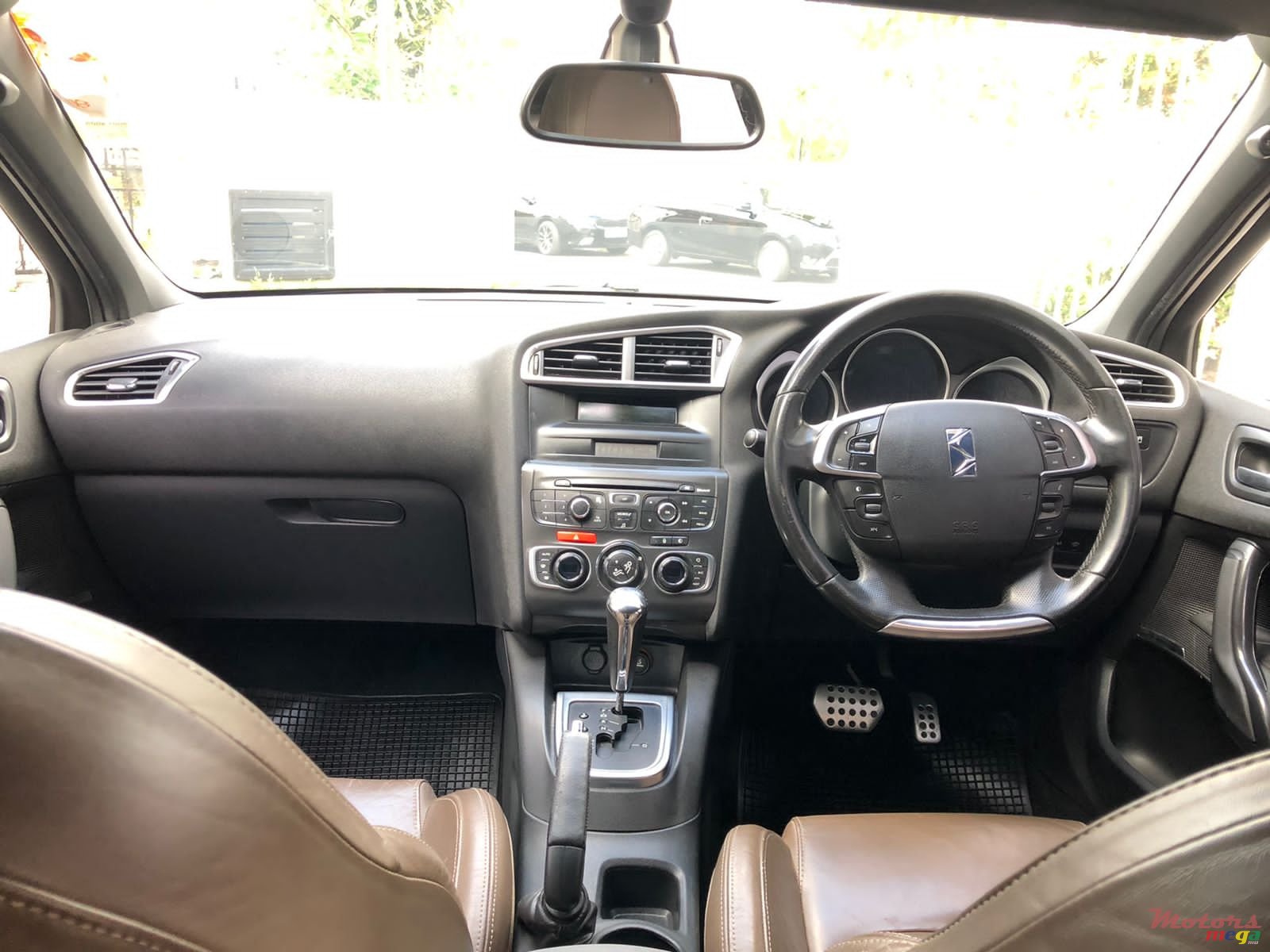 2012' Citroen DS4 photo #4