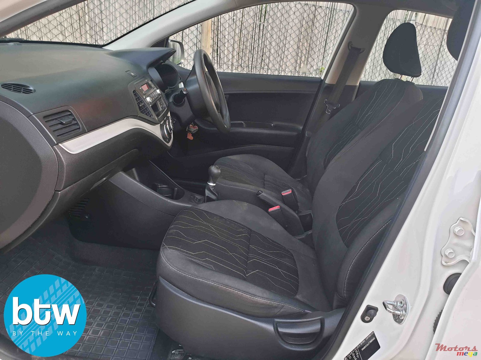 2012' Kia Picanto photo #4