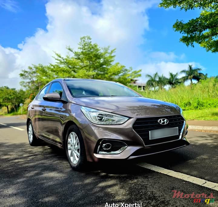 2019' Hyundai Accent photo #2