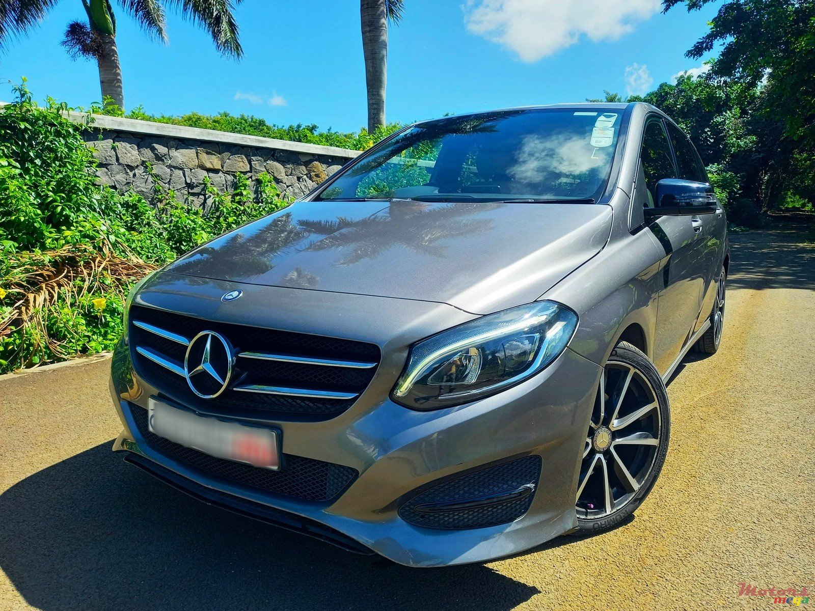 2015' Mercedes-Benz B 200 AMG 1.6 photo #2