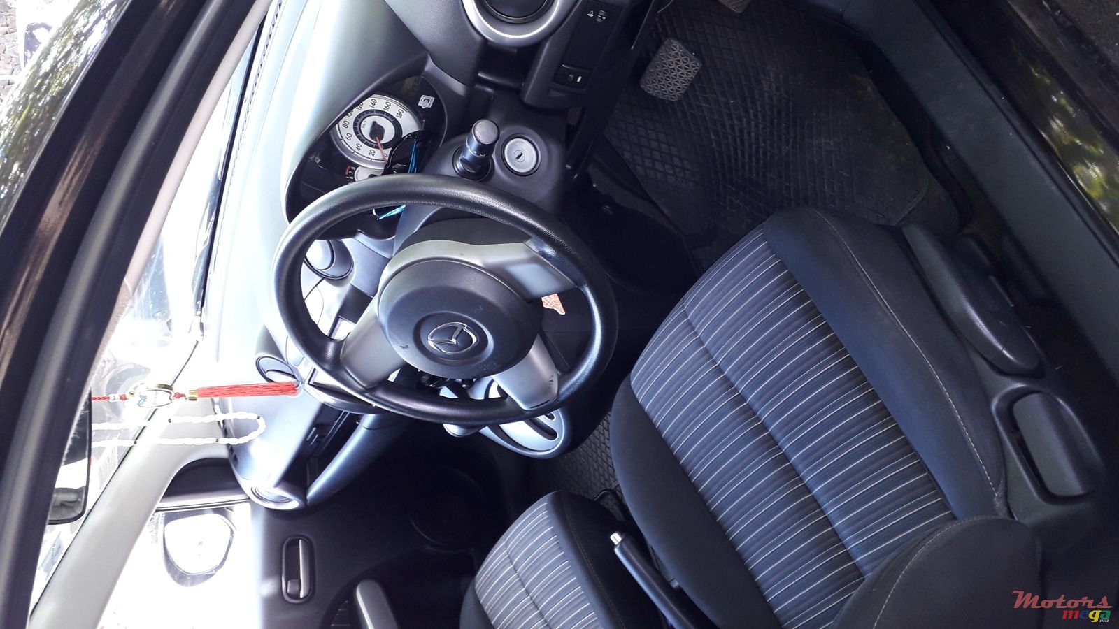 2010' Mazda Demio photo #3