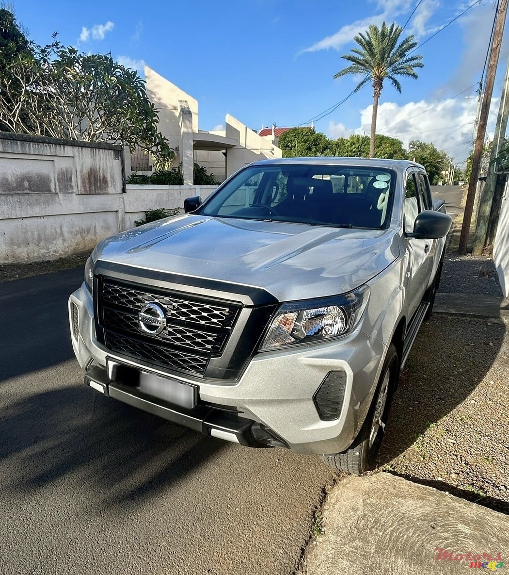 2023' Nissan Navara photo #1