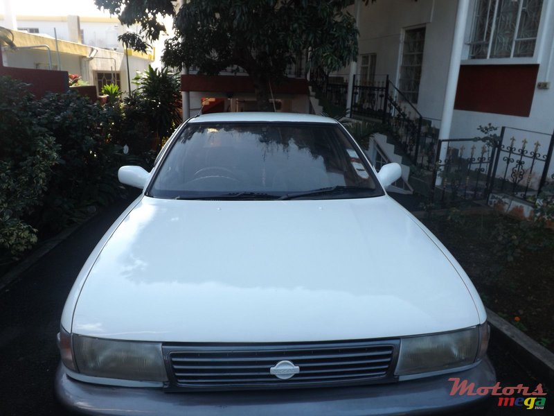 1992' Nissan Sunny B13 photo #3