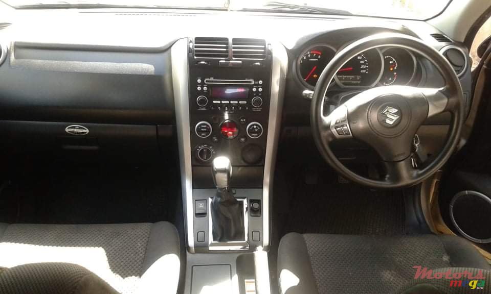 2009' Suzuki Vitara photo #5