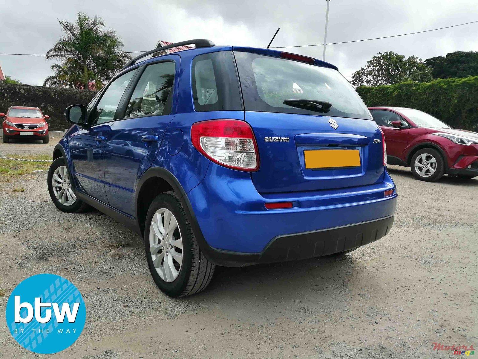 2015' Suzuki SX4 VVT photo #2