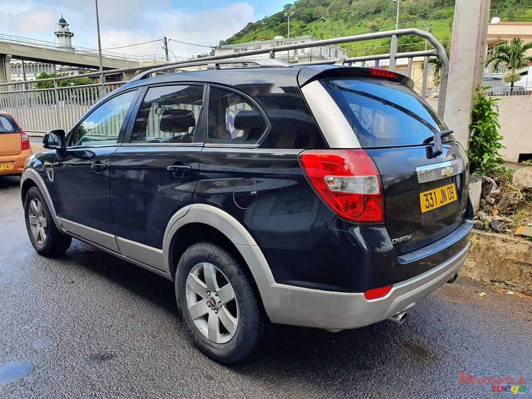 2009' Chevrolet Captiva photo #3