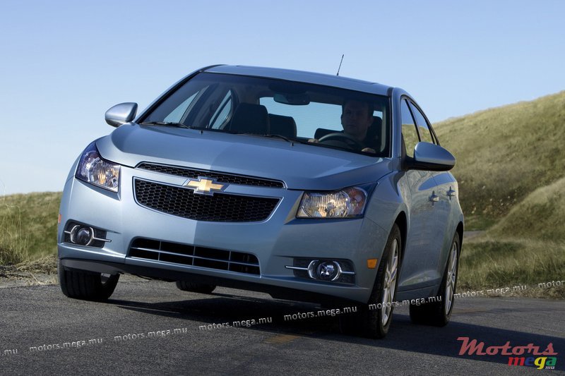 2010' Chevrolet Cruze LS photo #1