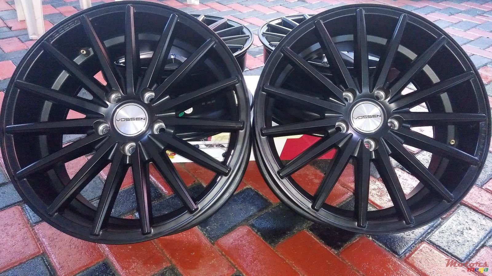 2018' Mitsubishi photo #4