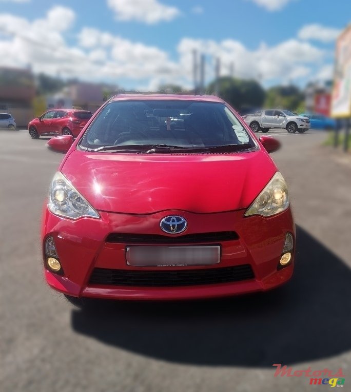 2013' Toyota Aqua photo #5