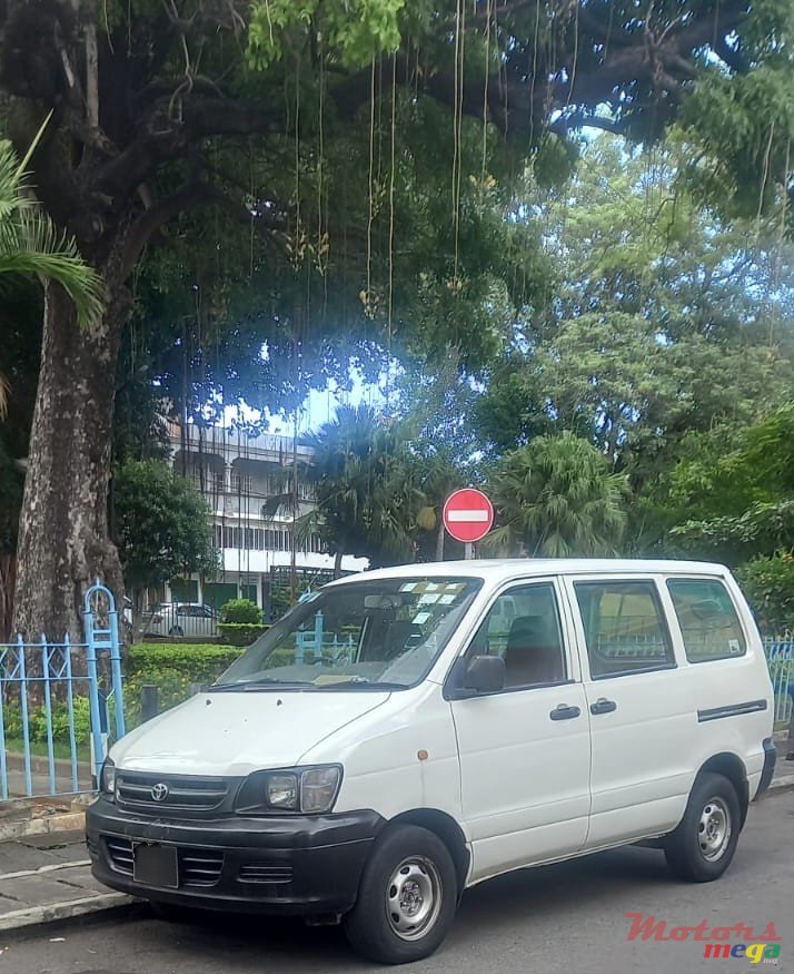 2000' Toyota Town Ace photo #1