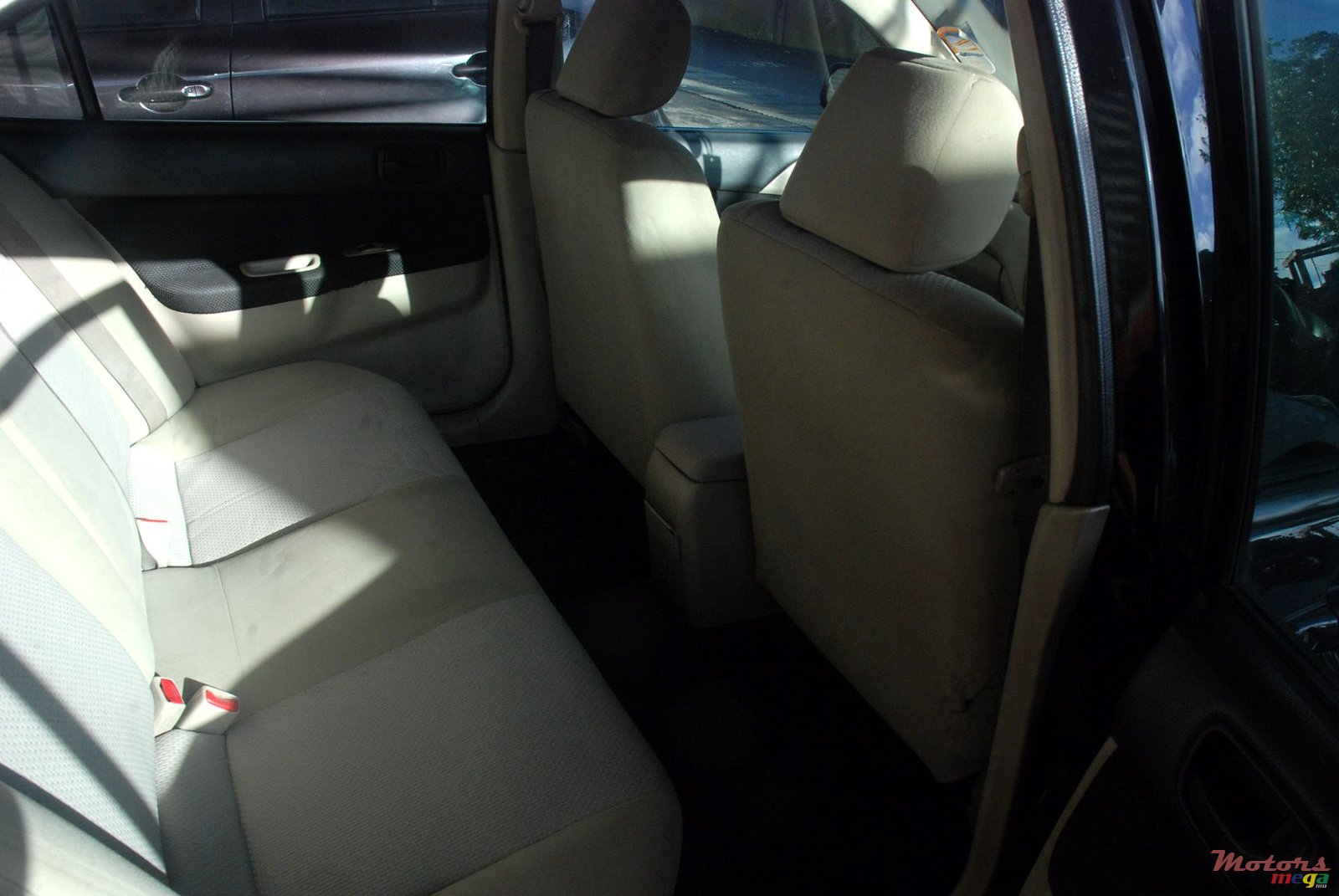 2008' Mitsubishi Lancer photo #5