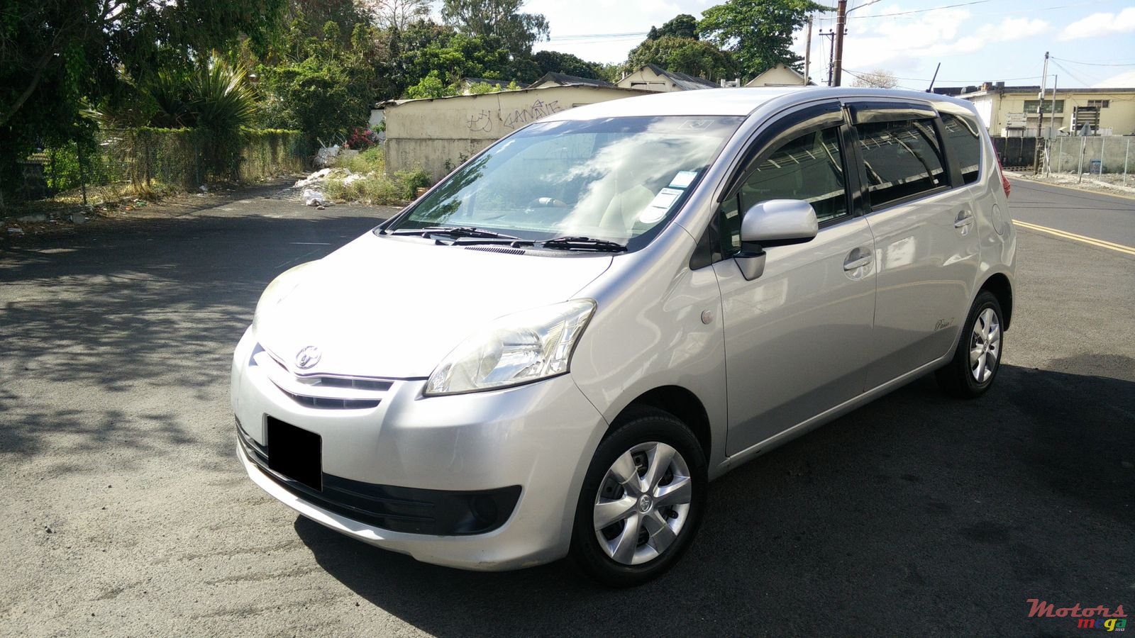 2010' Toyota photo #4