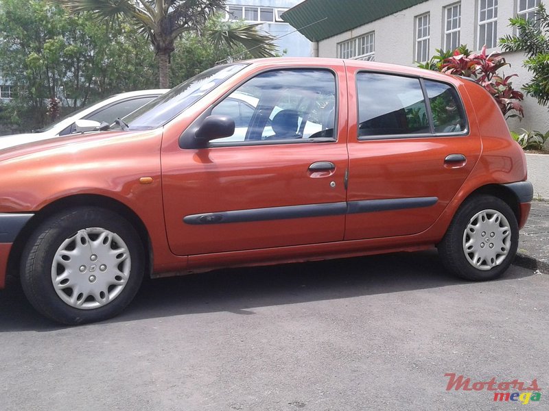 1998' Renault Clio photo #2