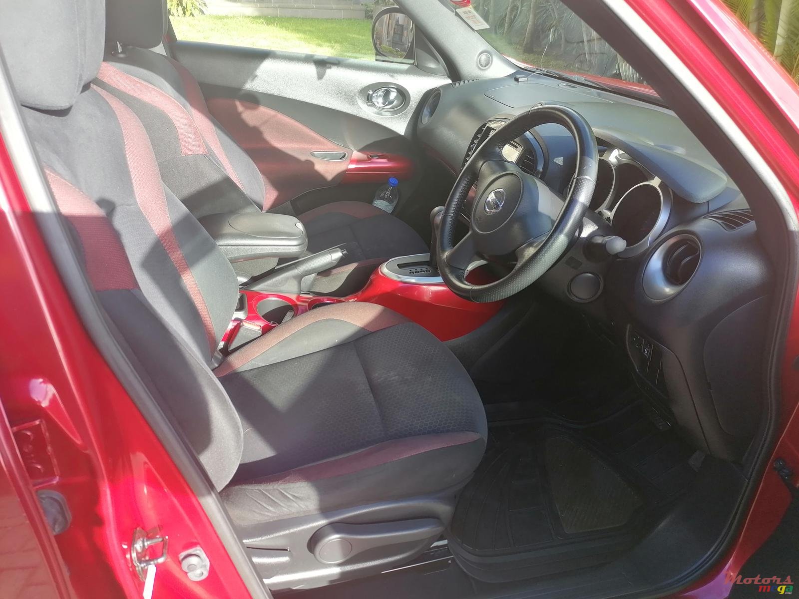 2012' Nissan Juke photo #6