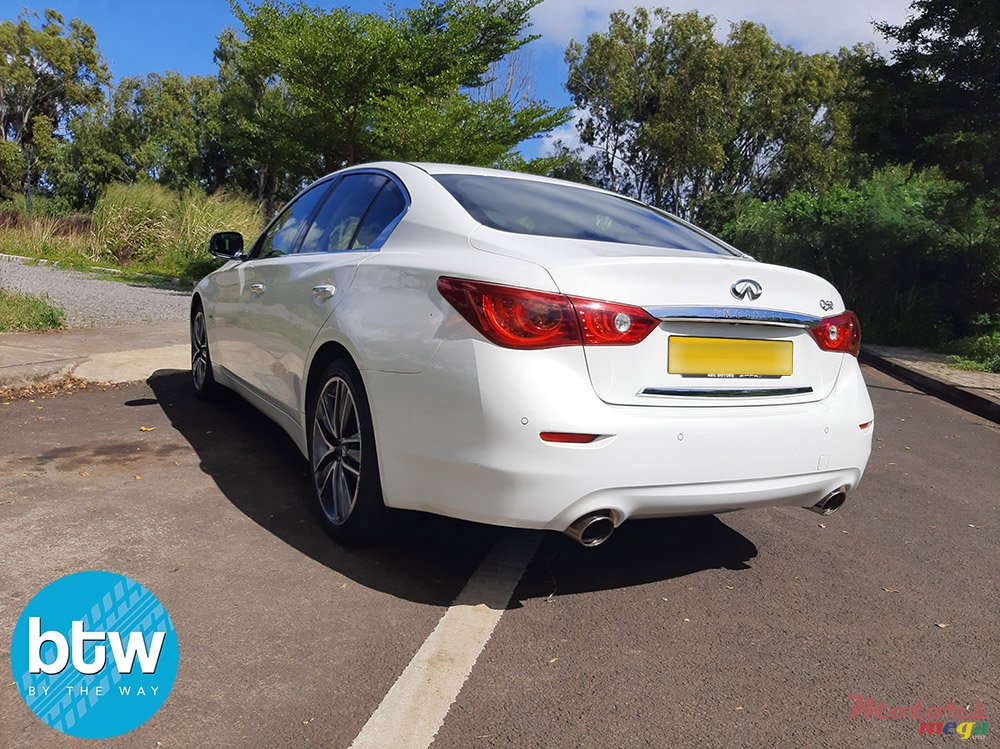 2016' Infiniti Q50 photo #3