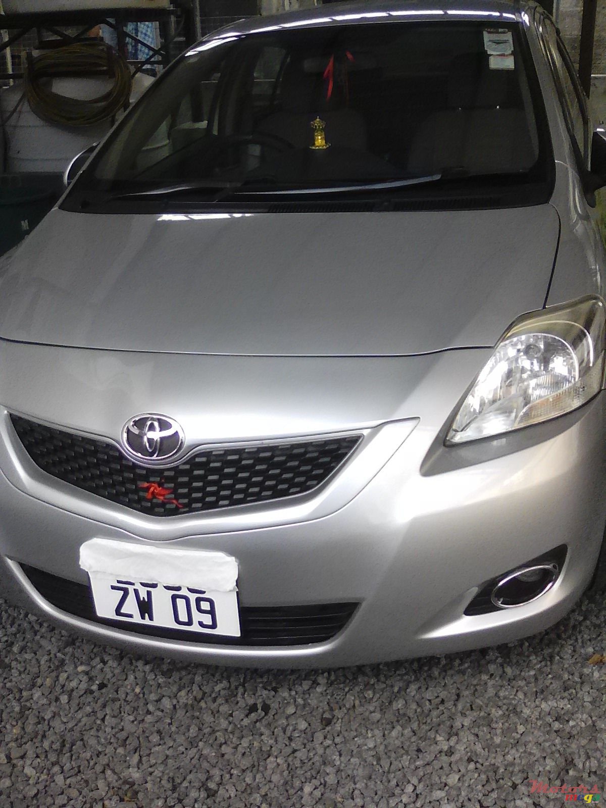 2009' Toyota Belta photo #2