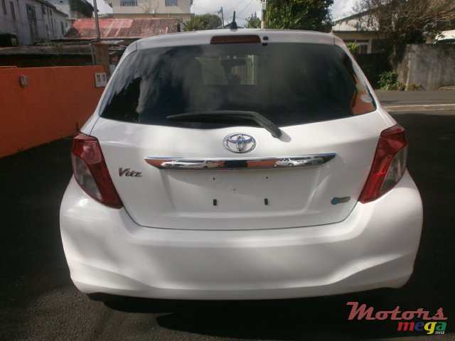 2013' Toyota Vitz photo #4