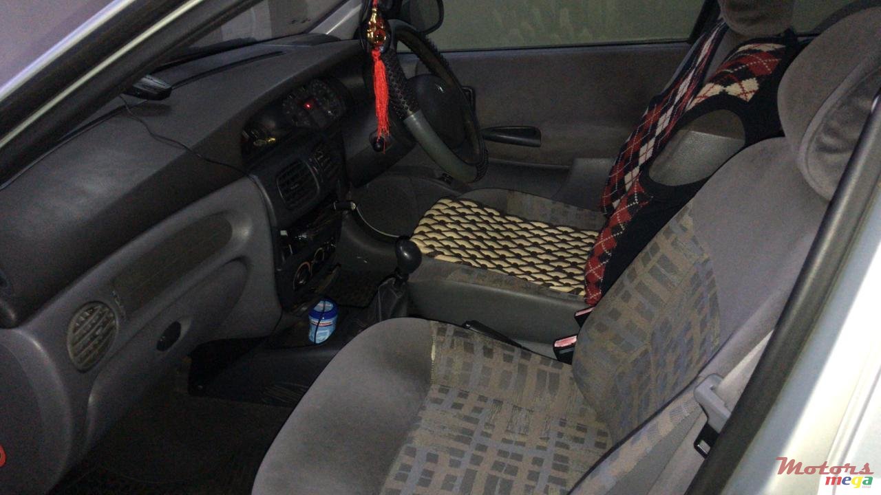 2000' Renault Megane photo #4