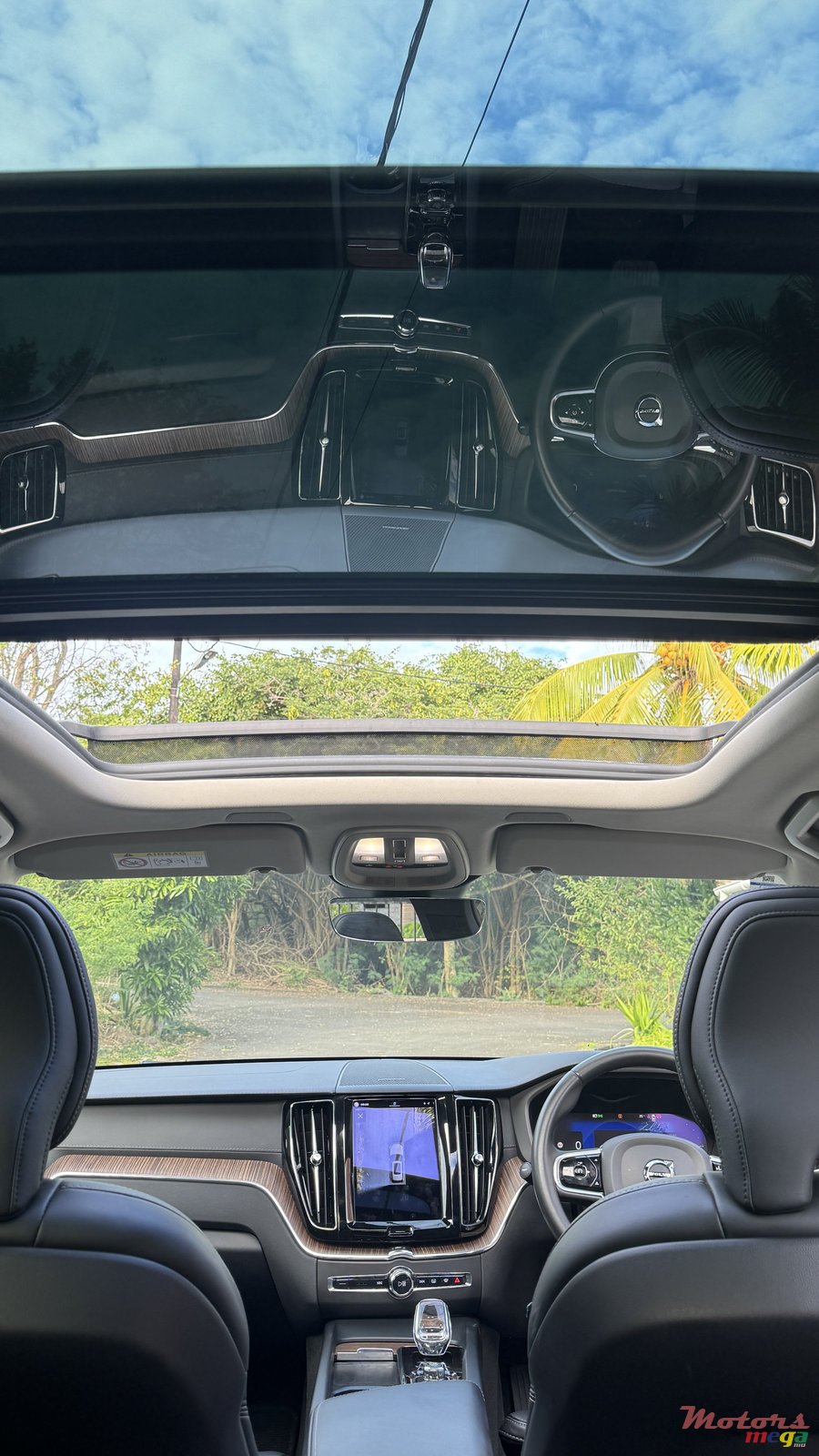 2023' Volvo XC60 Ultimate Dark T8 photo #7