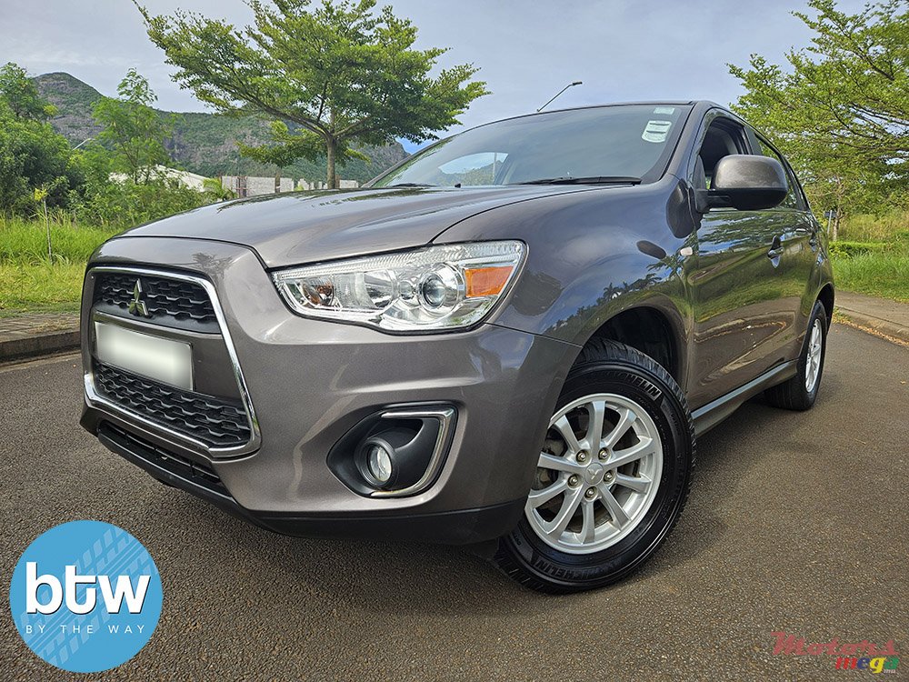 2015' Mitsubishi ASX photo #2