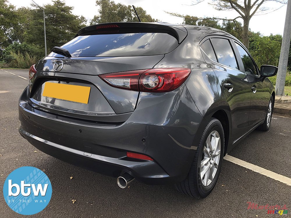 2018' Mazda 3 photo #2